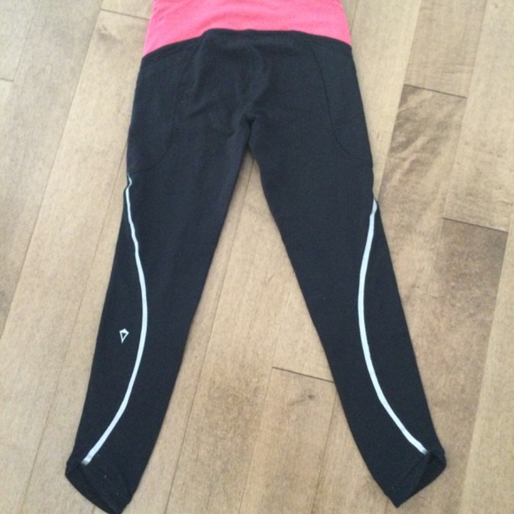 Girls size 8 Ivivva capris- pink and black - Picture 2 of 4